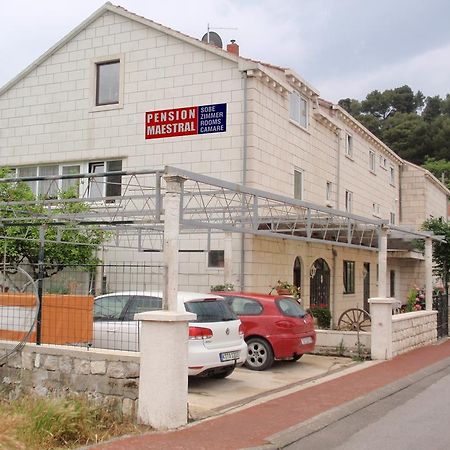 Pension Maestral Mlini Bagian luar foto