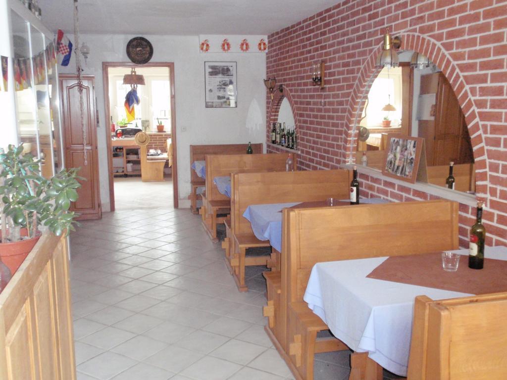 Pension Maestral Mlini Bagian luar foto